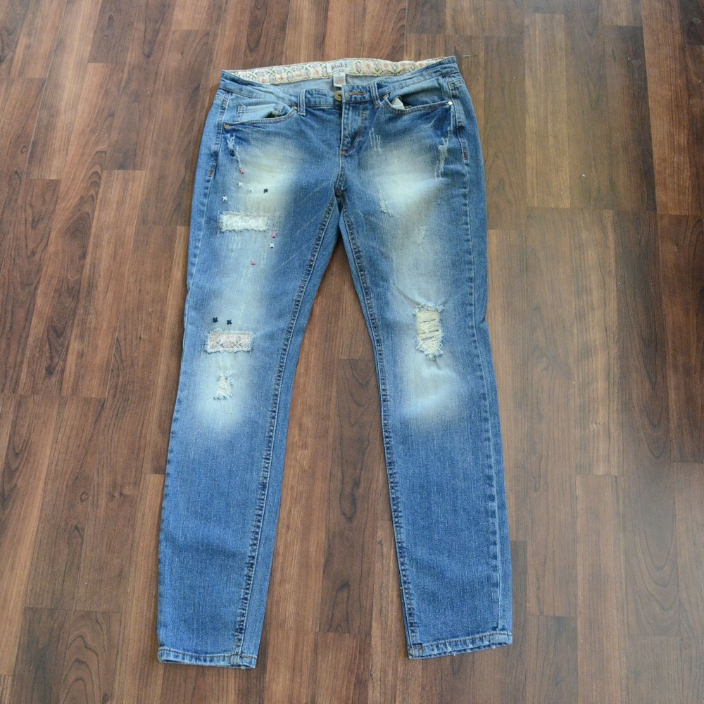 PREOWNED MUDD SZ 9 DISTRESSED SKINNY JEANS